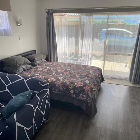 Self Contained En-Suite Private Bathroom, Private Entrance, Close To Shops & Hospital Homestay Hamilton Extérieur photo
