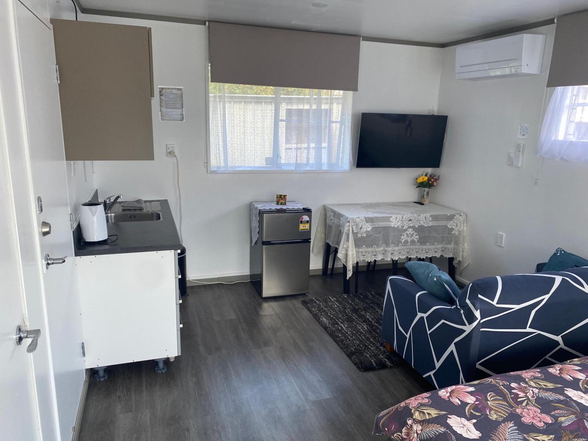 Self Contained En-Suite Private Bathroom, Private Entrance, Close To Shops & Hospital Homestay Hamilton Extérieur photo