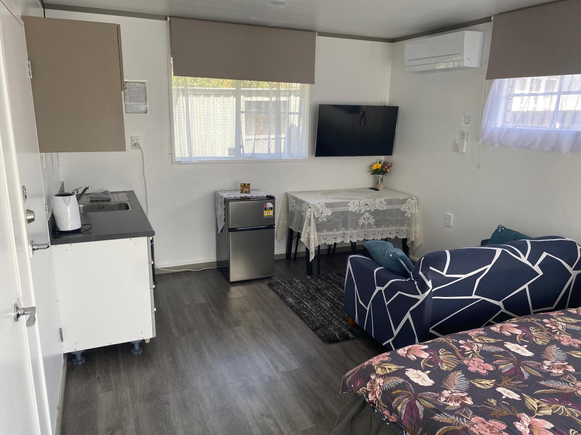 Self Contained En-Suite Private Bathroom, Private Entrance, Close To Shops & Hospital Homestay Hamilton Extérieur photo